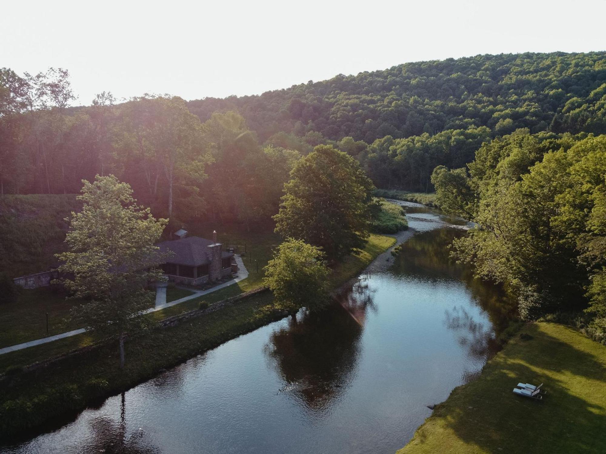Antrim Streamside Hotel Livingston Manor Exterior foto